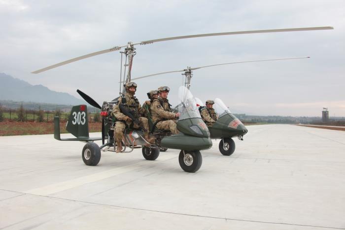 �C����������C