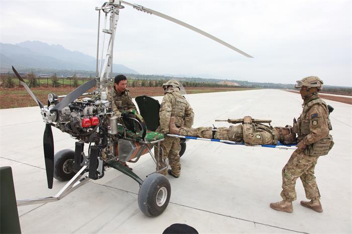 �C����������C