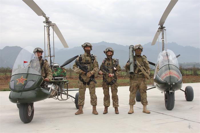 �C����������C