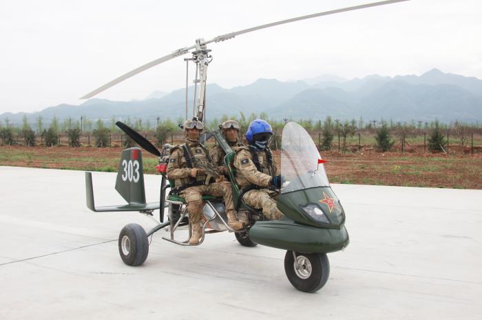 �C����������C